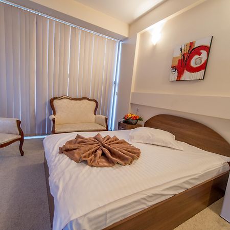 Hotel Rexton Craiova Eksteriør billede