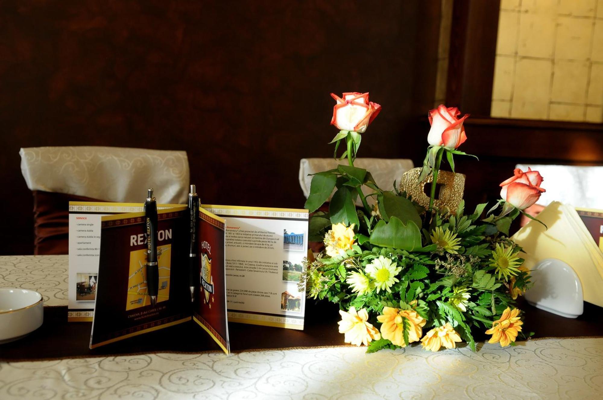 Hotel Rexton Craiova Eksteriør billede